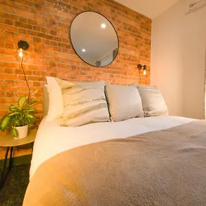https://cosmeston-cwtch-by-property-promise.cardiffhotelswales.com